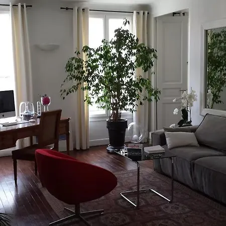Clarte Et Charme, Spacieuse Homestay *